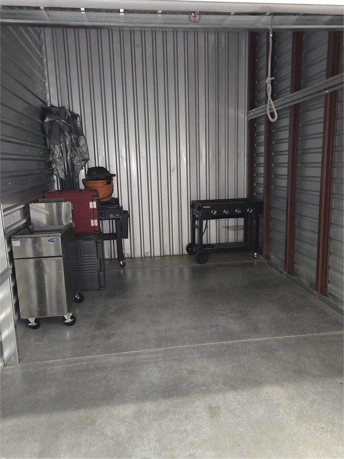 10 x 15 storage unit in Copiague, NY