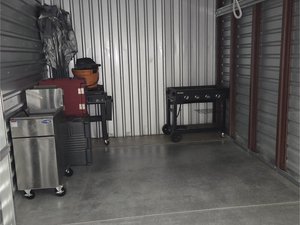 10 x 15 storage unit in Copiague, NY