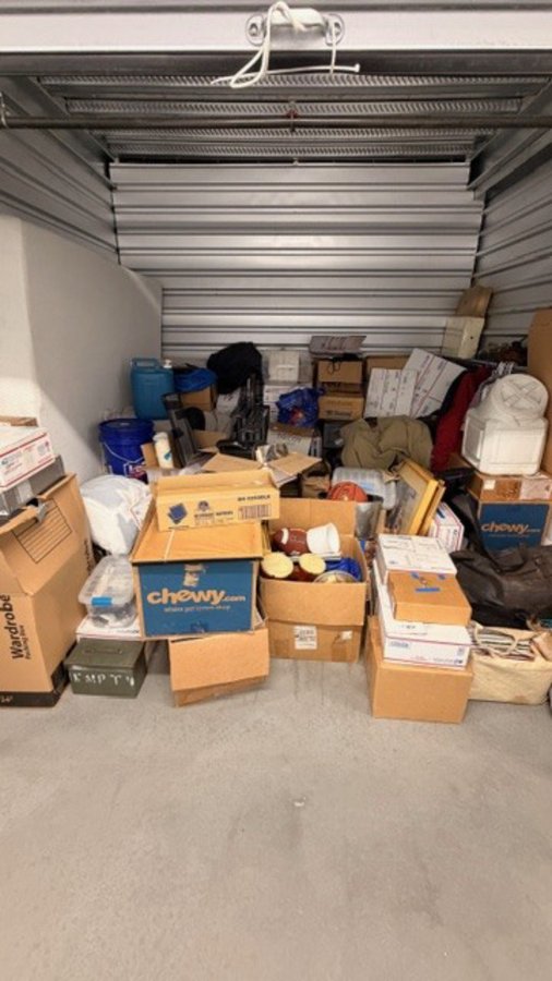 10 x 10 storage unit in Palm Springs, CA