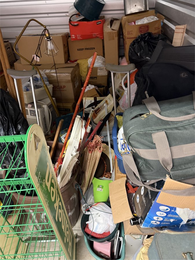 10 x 10 storage unit in Syracuse, NY