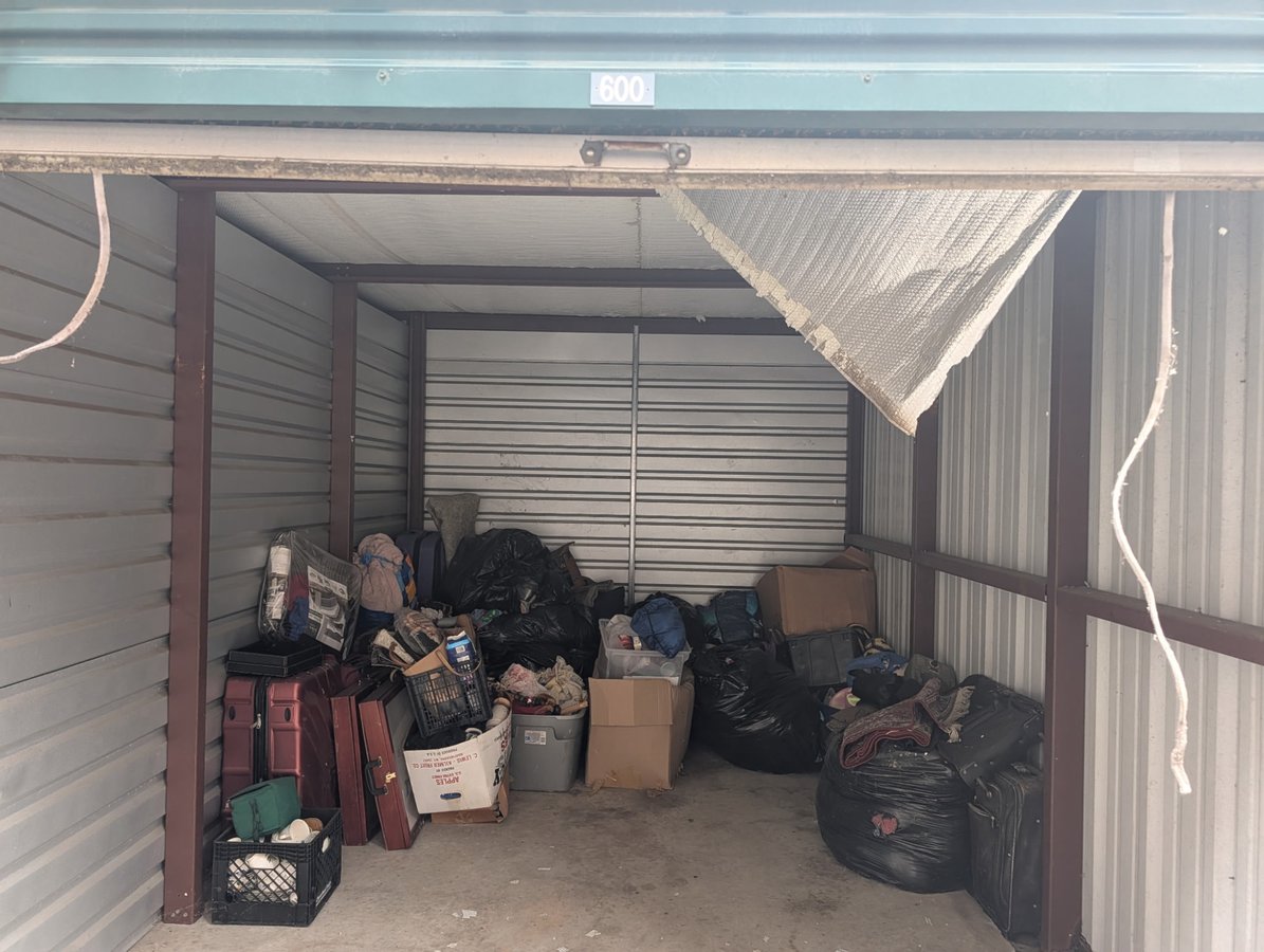 10 x 15 storage unit in Trenton, NJ