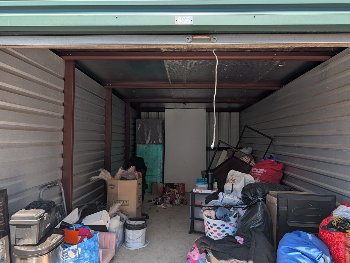 10 x 20 storage unit in Trenton, NJ