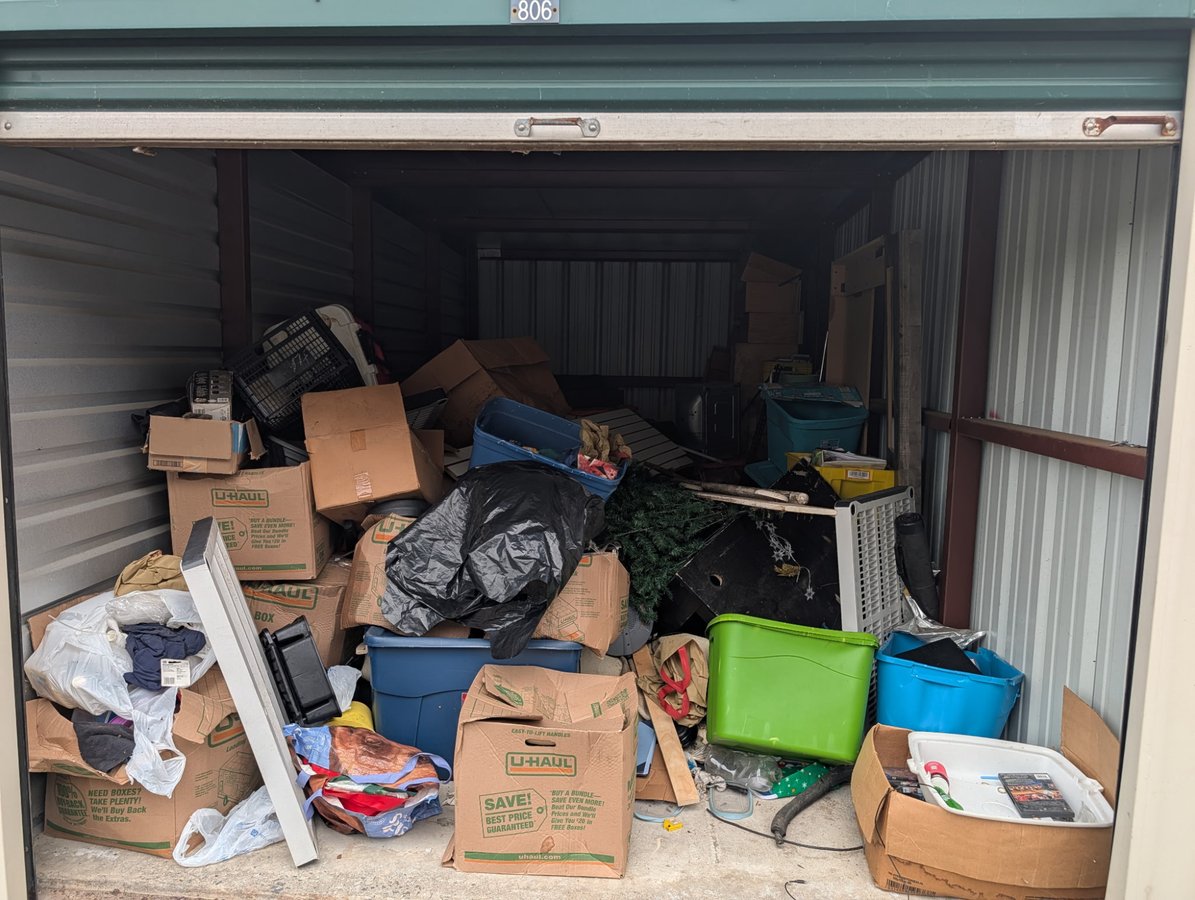 10 x 20 storage unit in Trenton, NJ