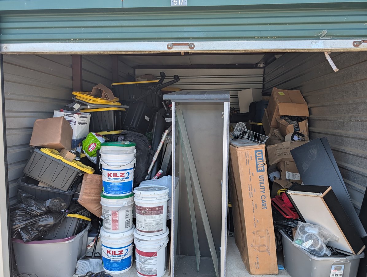 10 x 15 storage unit in Trenton, NJ