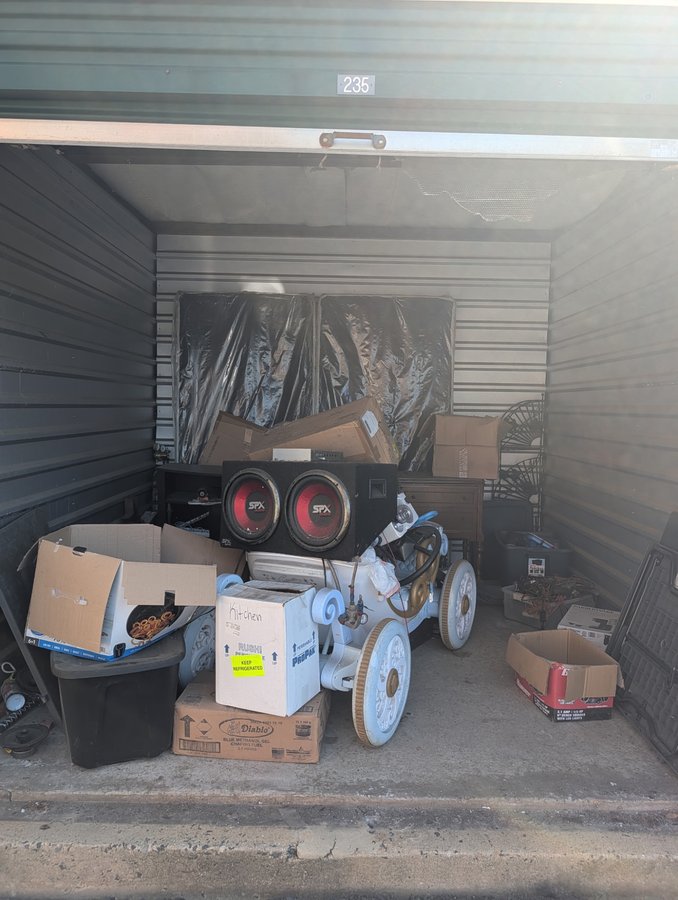 10 x 10 storage unit in Trenton, NJ