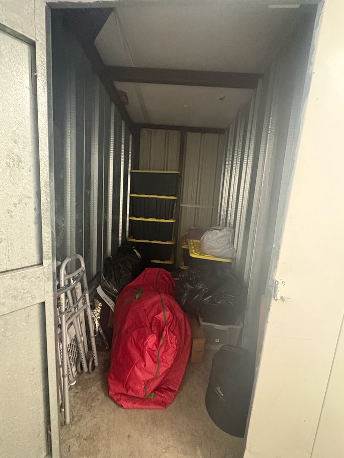 5 x 10 storage unit in Pennsauken, NJ