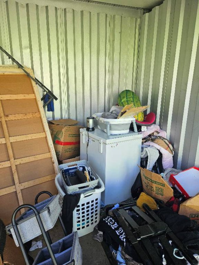10 x 10 storage unit in Indianapolis, IN