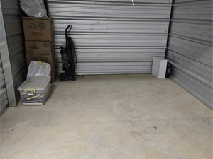10 x 10 storage unit in Smyrna, TN