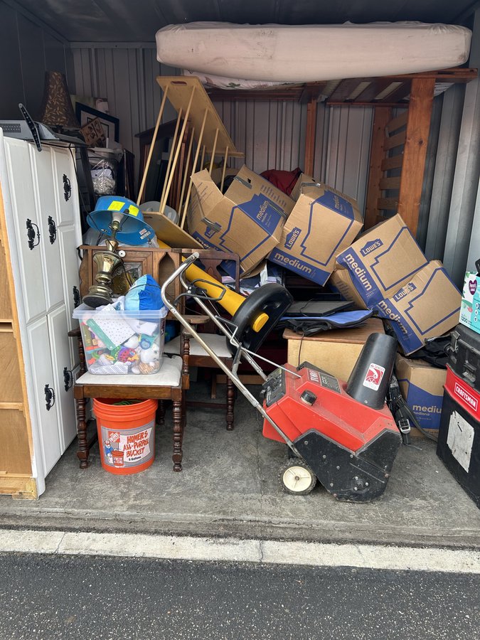 10 x 10 storage unit in Nitro, WV