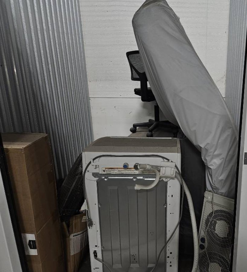 5 x 5 storage unit in Chicago, IL