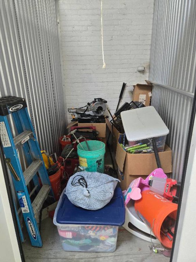 5 x 8 storage unit in River Grove, IL