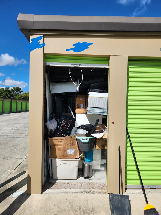 5 x 5 storage unit in Wimauma, FL