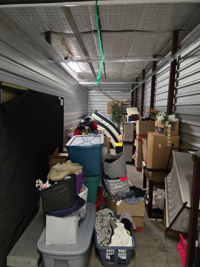8 x 30 storage unit in Chesapeake, VA