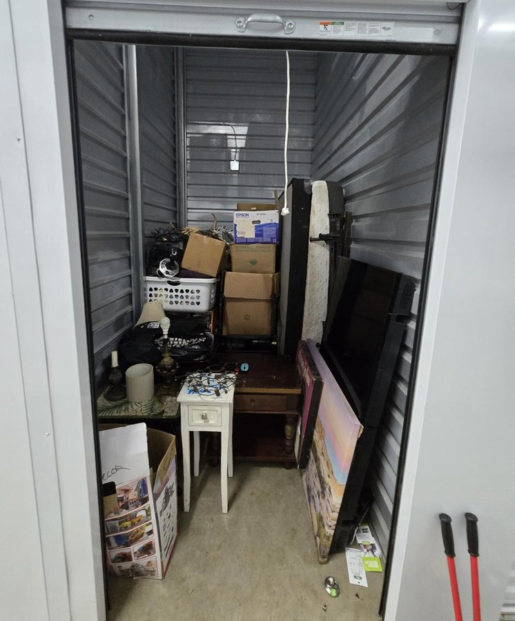 5 x 10 storage unit in Keaau, HI