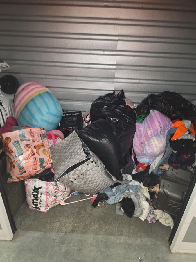 5 x 10 storage unit in Castro Valley, CA