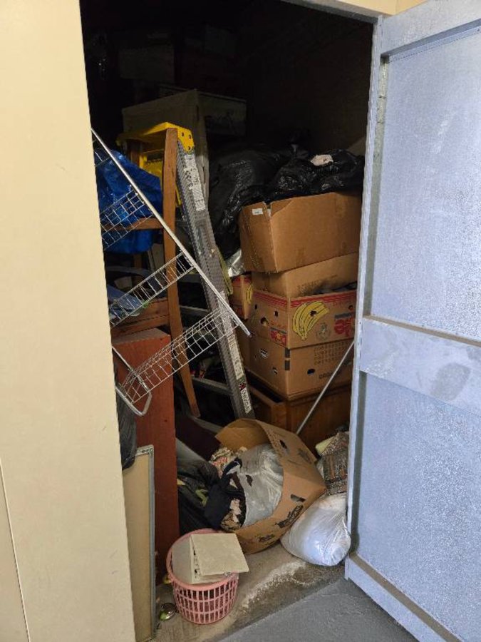 7 x 10 storage unit in Roseville, CA