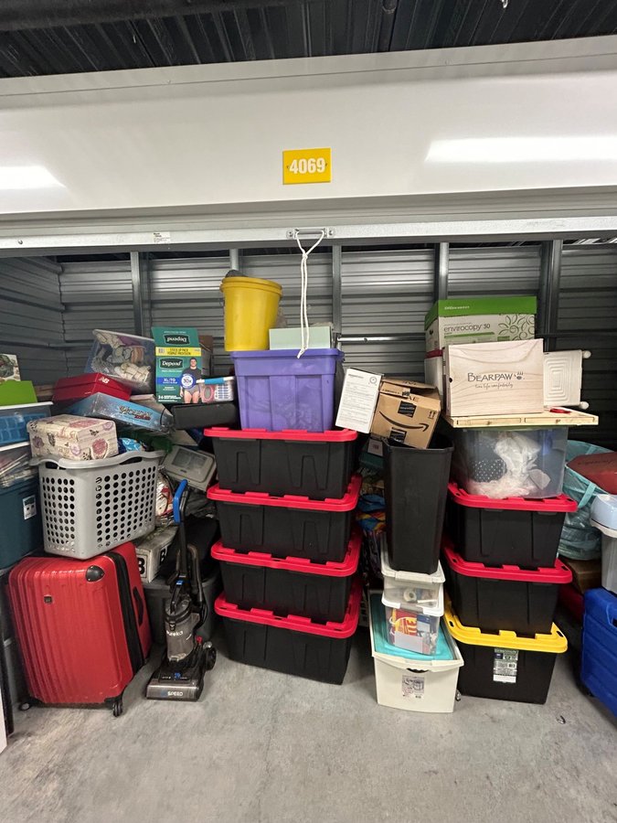 15 x 5 storage unit in Olivette, MO