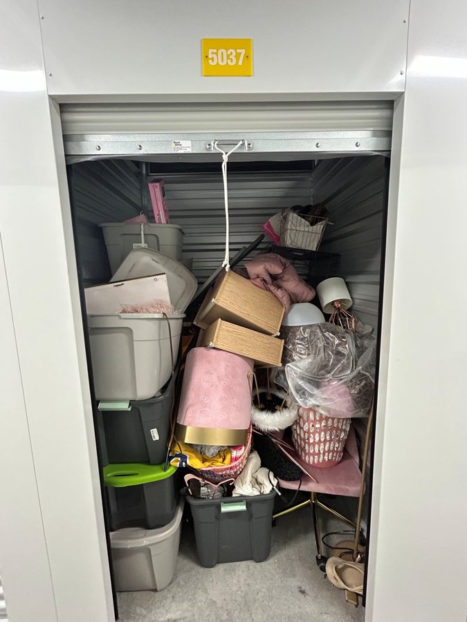 5 x 5 storage unit in Olivette, MO