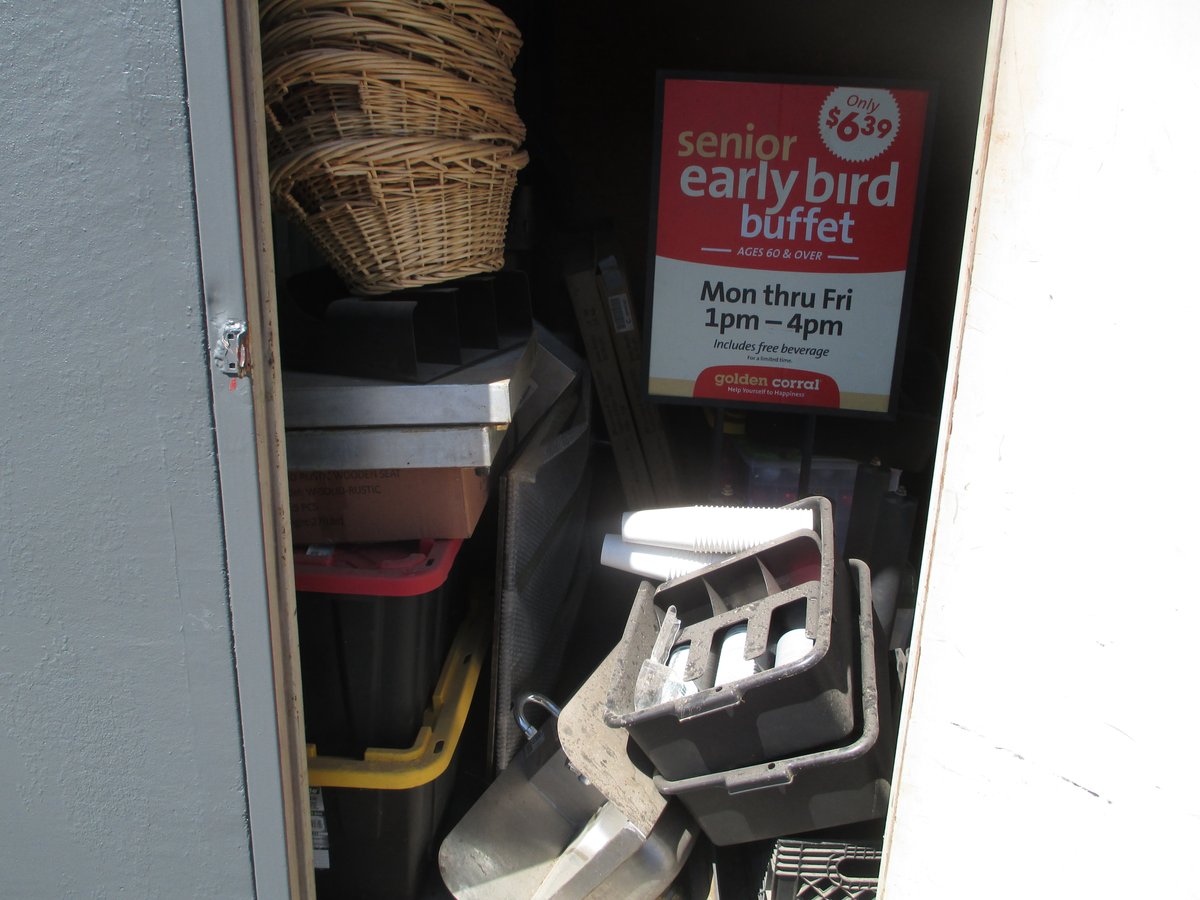 10 x 10 storage unit in Tucson, AZ