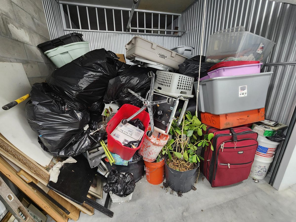 10 x 10 storage unit in West Palm Beach, FL