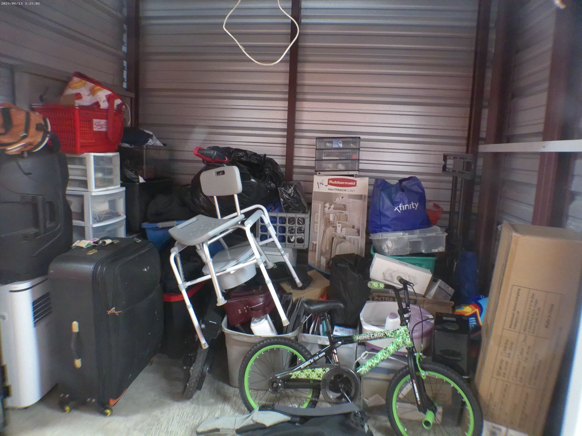 10 x 5 storage unit in Shelton, CT