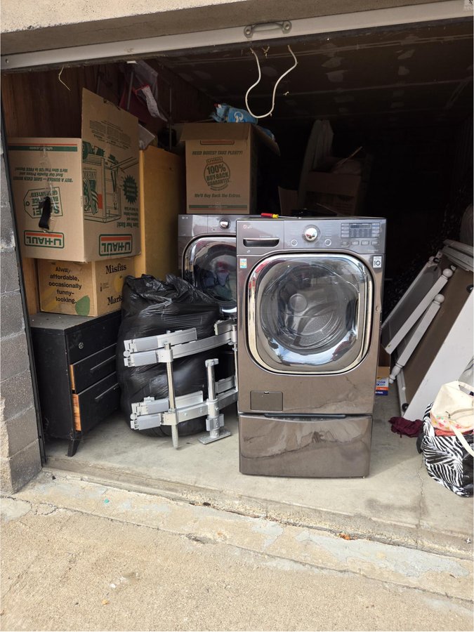 10 x 20 storage unit in Aurora, CO
