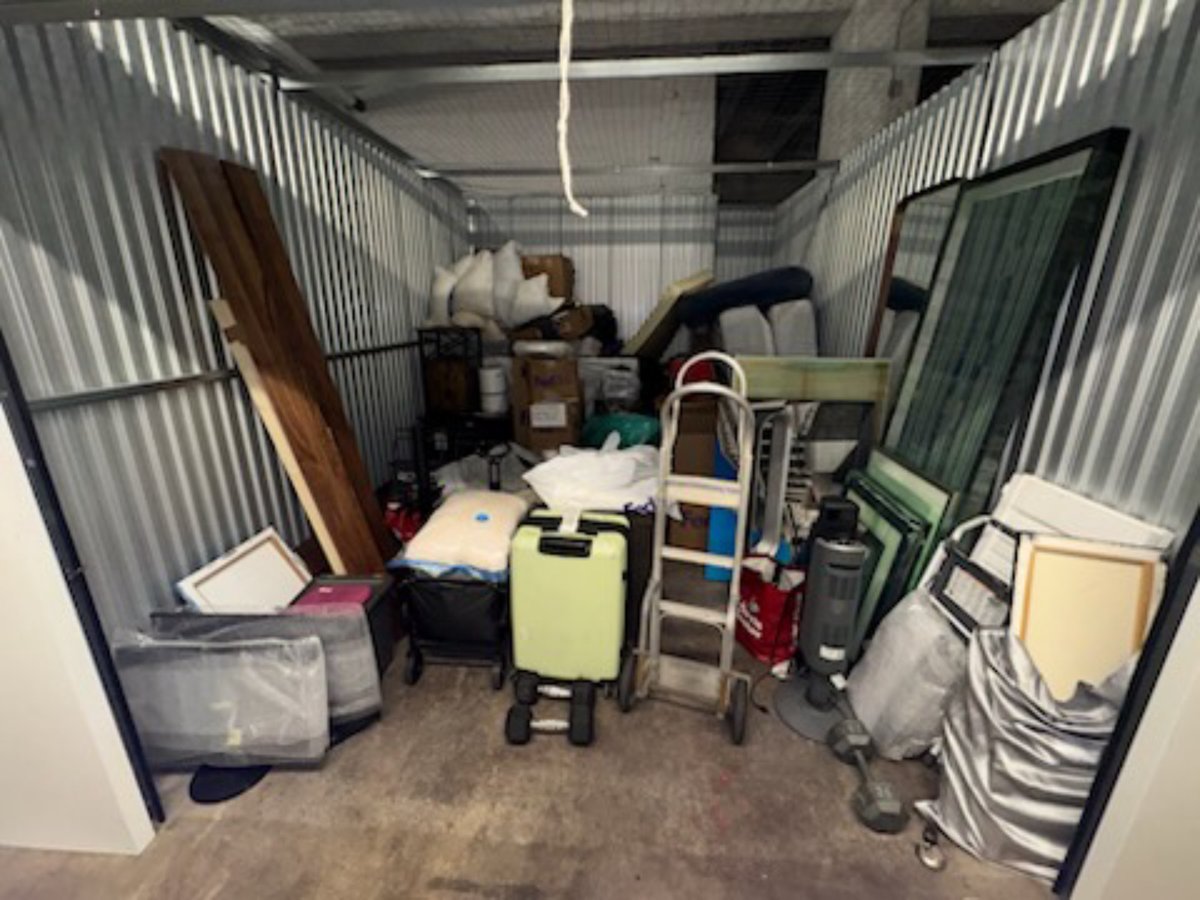 10 x 10 storage unit in Washington, DC