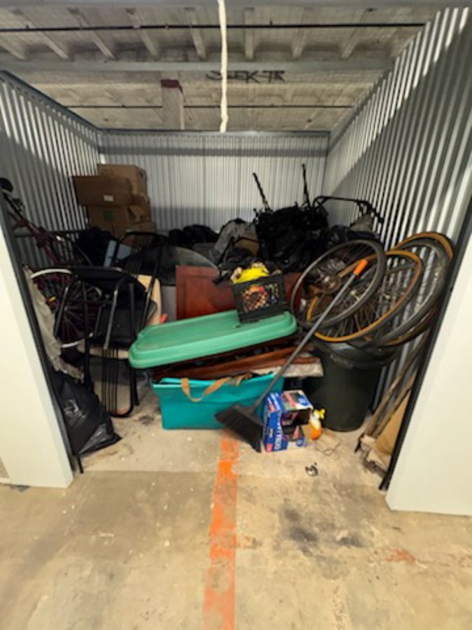 10 x 10 storage unit in Washington, DC