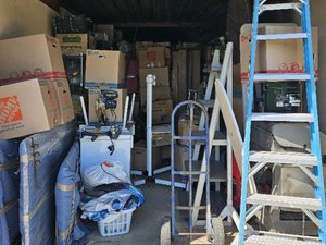 10 x 30 storage unit in Tracy, CA