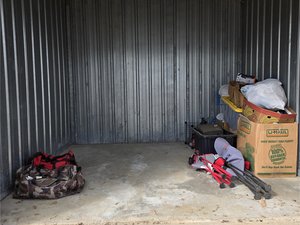 10 x 10 storage unit in Warrenton, MO
