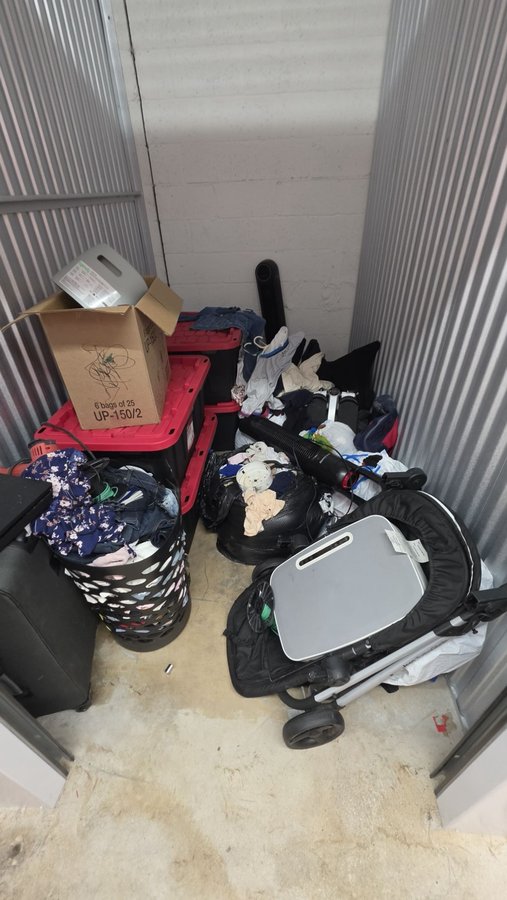 5 x 10 storage unit in Opa-locka, FL
