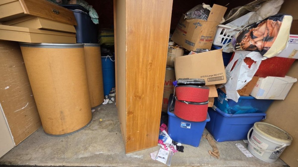 10 x 10 storage unit in Opa-locka, FL