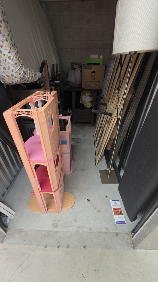 5 x 10 storage unit in Miami, FL