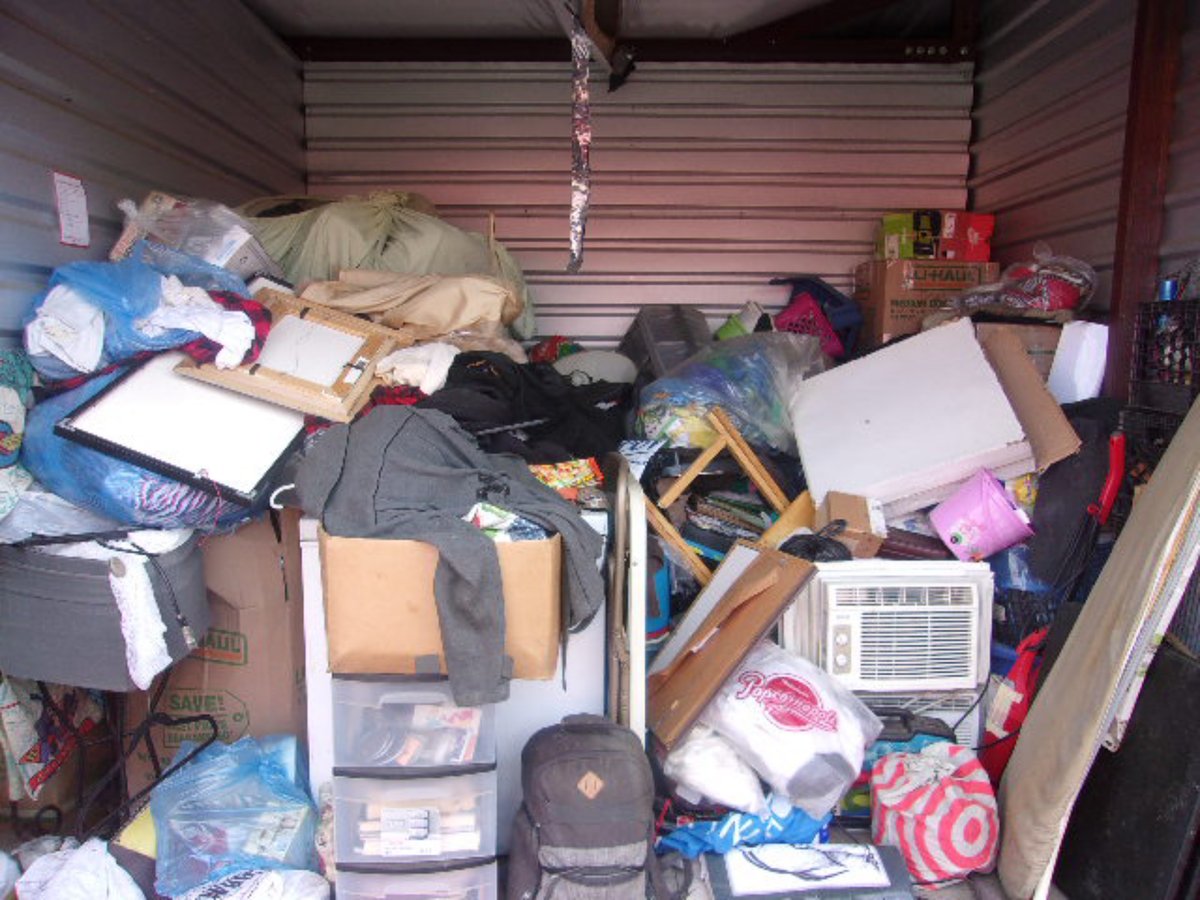 10 x 10 storage unit in Hamden, CT