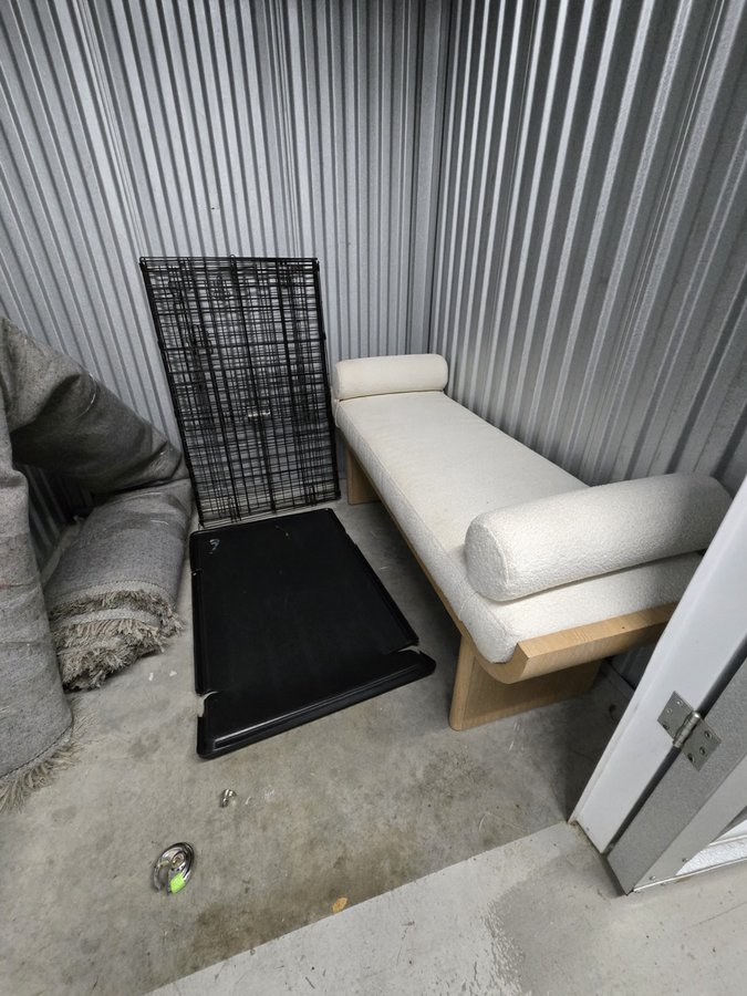 5 x 5 storage unit in Hollywood, FL