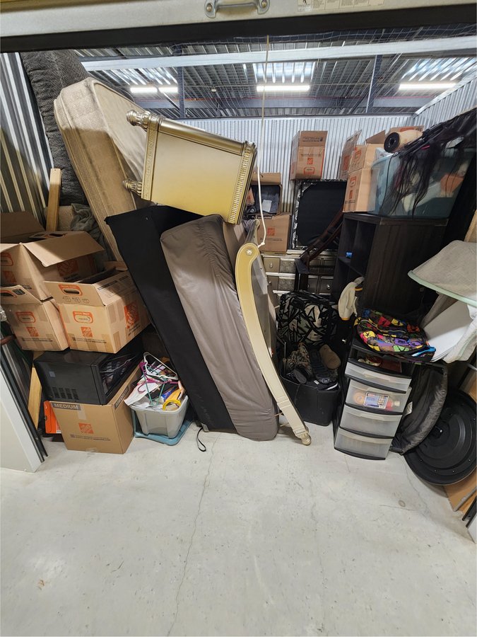 10 x 9 storage unit in Bradenton, FL