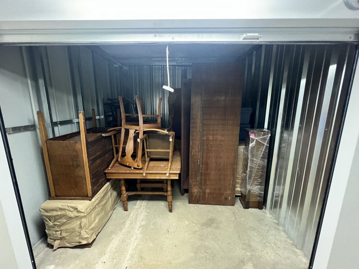 10 x 10 storage unit in Crystal Lake, IL