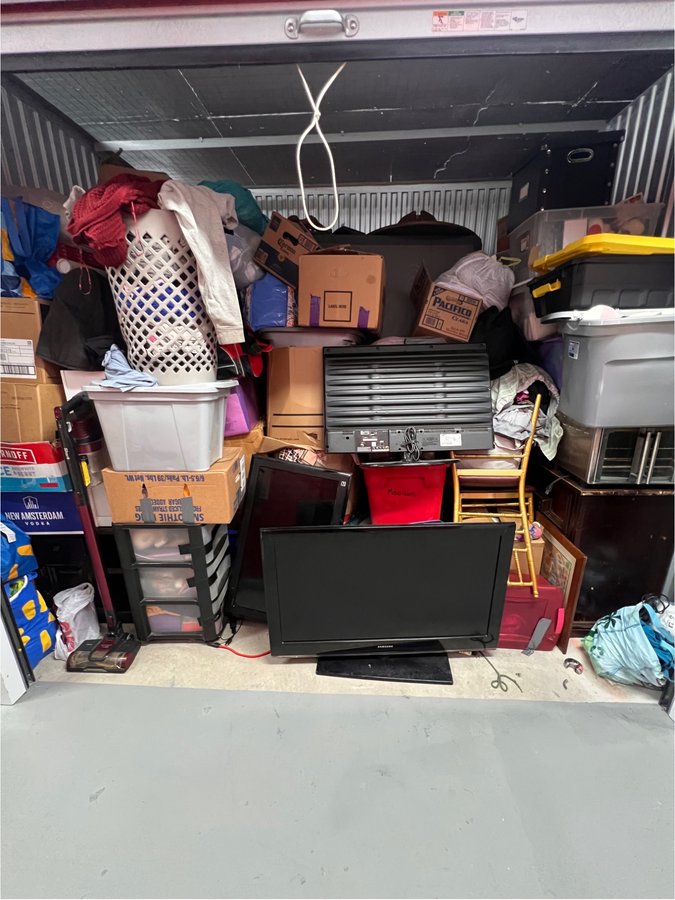 10 x 7 storage unit in Bound Brook, NJ