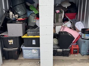 7 x 10 storage unit in Aurora, CO