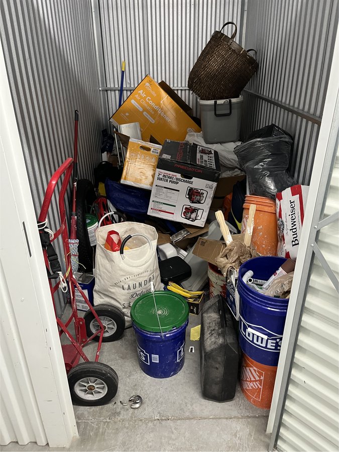 5 x 10 storage unit in Tarpon Springs, FL