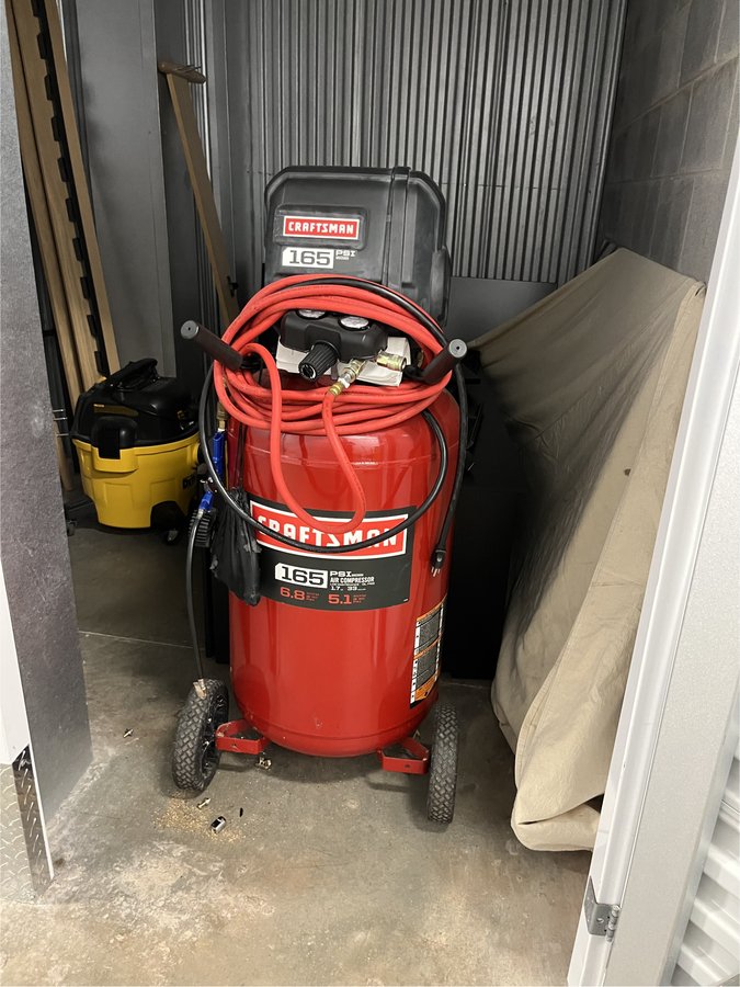 8 x 10 storage unit in Ashburn, VA
