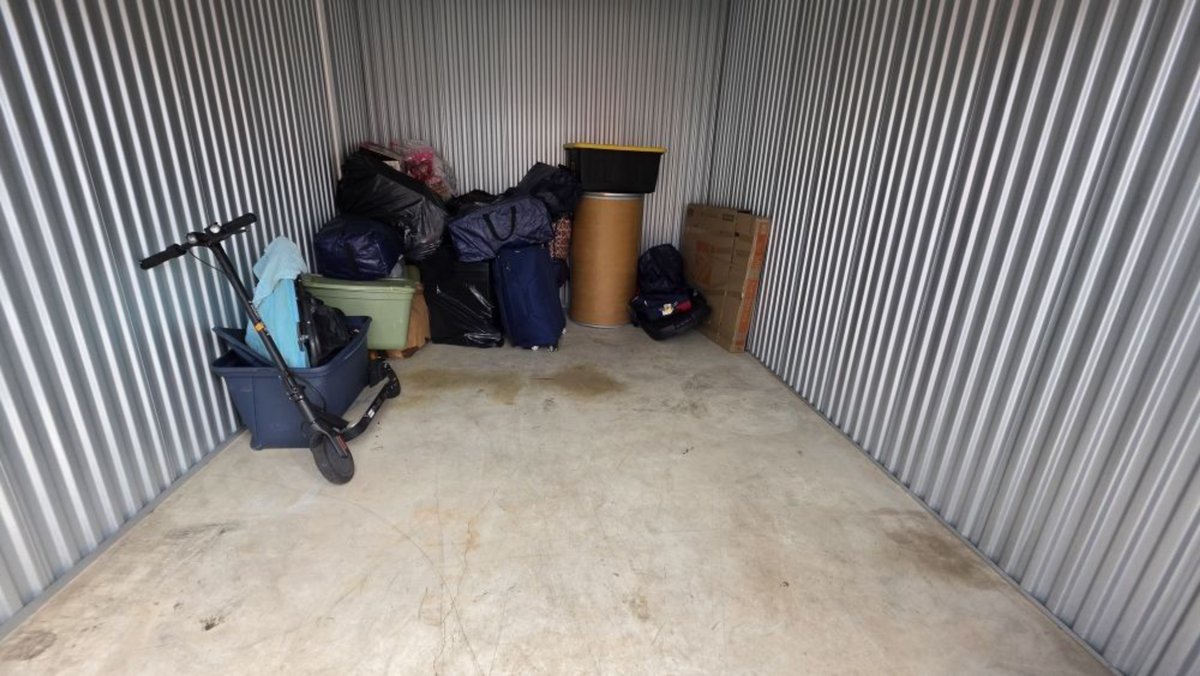 10 x 15 storage unit in Hallandale, FL