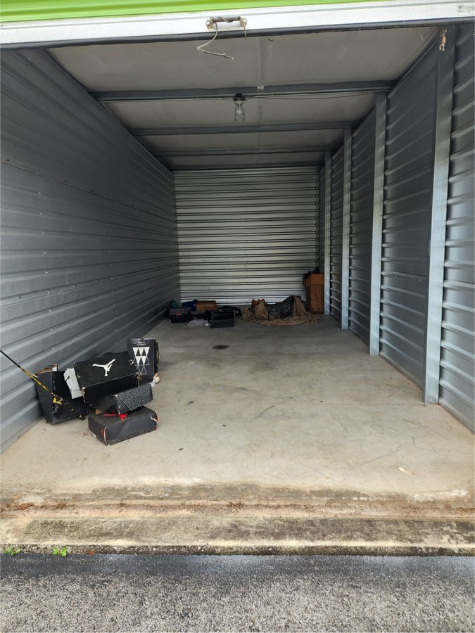10 x 25 storage unit in Huntsville, AL
