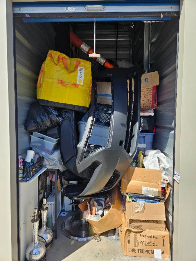 5 x 10 storage unit in Clarksville, IN
