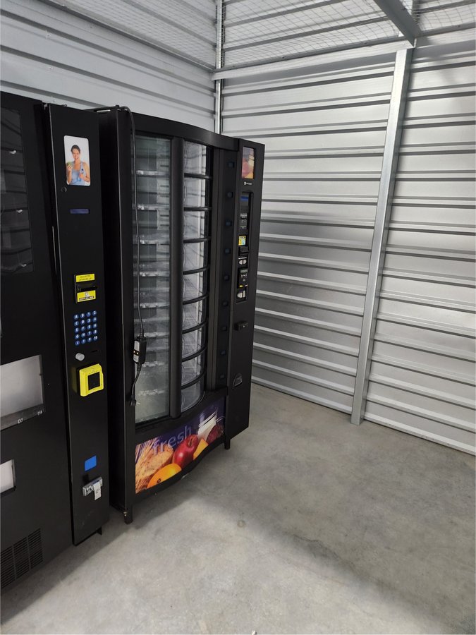 10 x 10 storage unit in Covington, GA