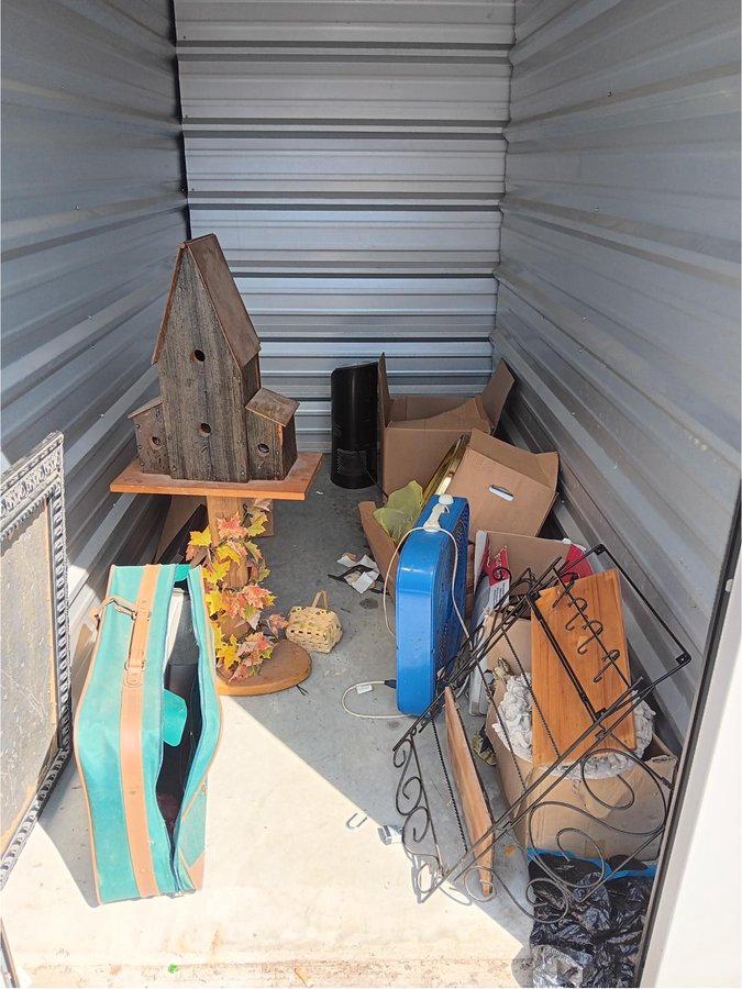 5 x 10 storage unit in Cambridge, OH