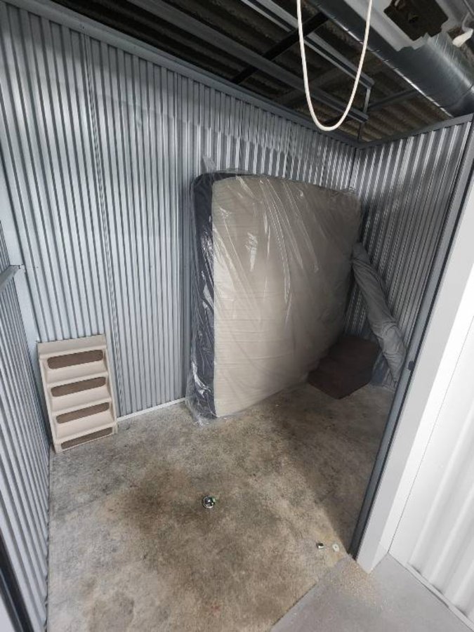 5 x 10 storage unit in Chicago, IL