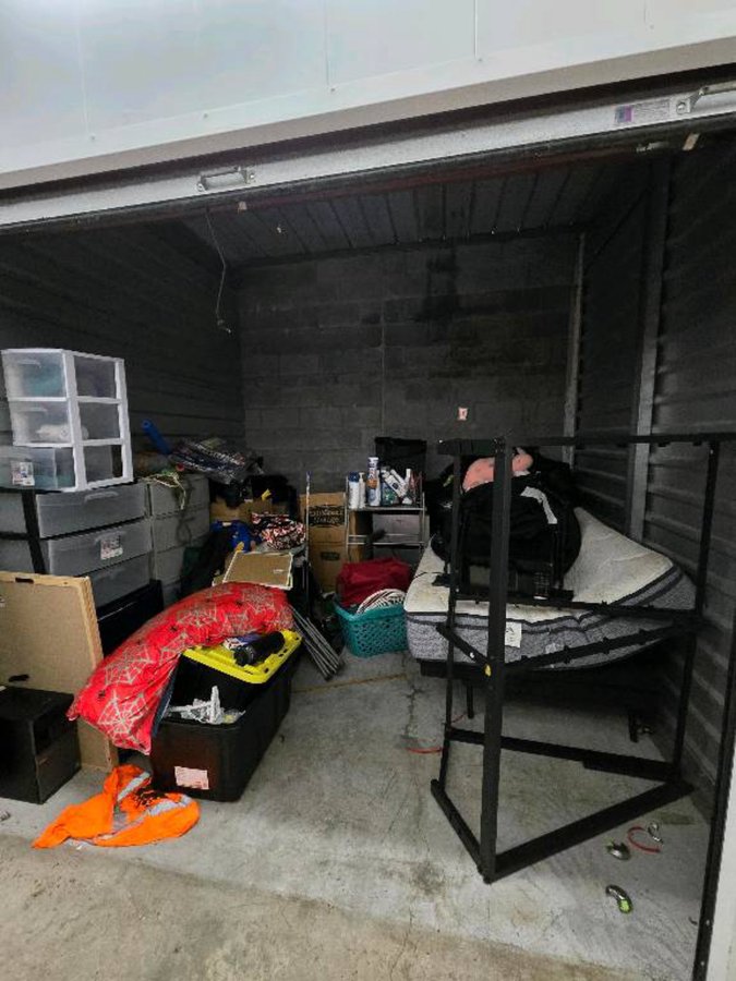 20 x 10 storage unit in Hilo, HI