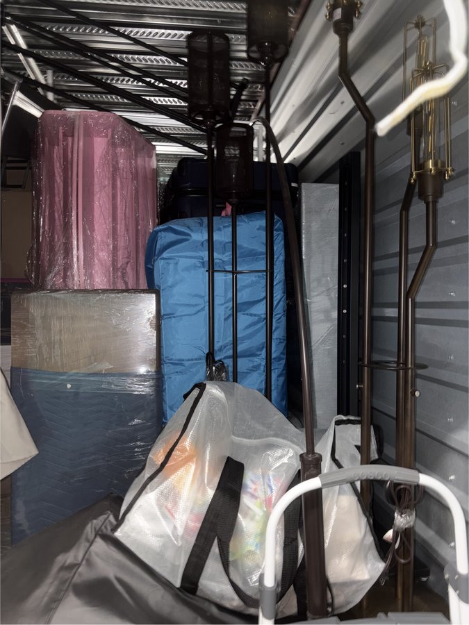 10 x 20 storage unit in Fort Lee, NJ