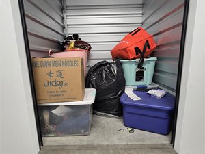 5 x 5 storage unit in Jacksonville, FL